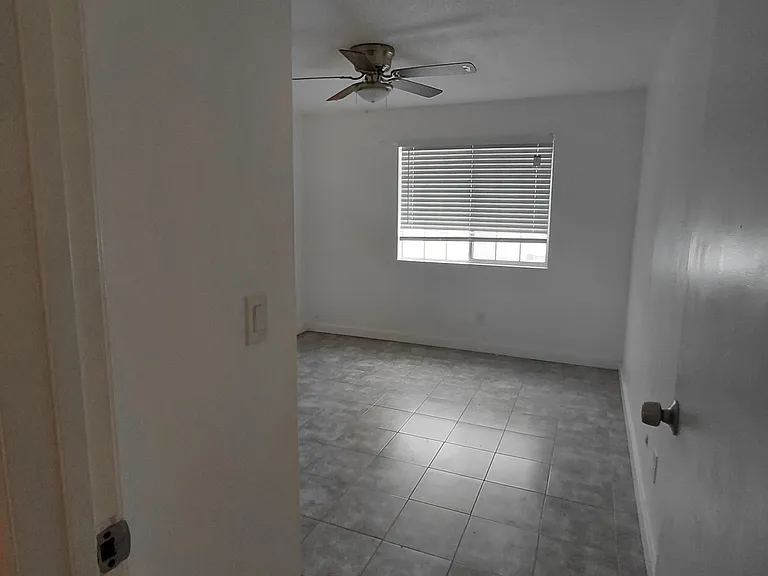 14433 Jewell Ave — Photo 15