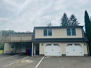 1349R Farmington Ave, Farmington, CT 06032