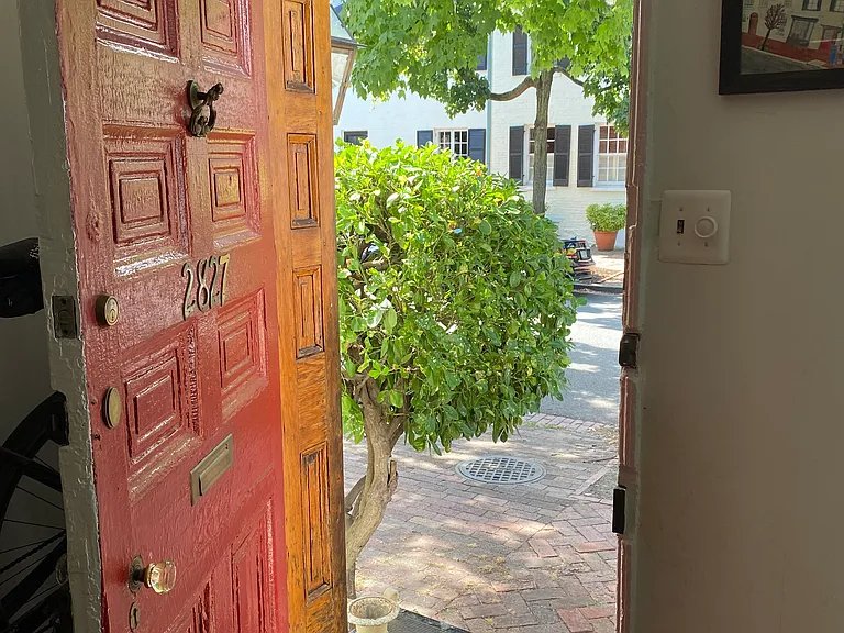 Welcome to historic 2827 Dumbarton St NW