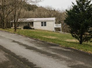 1515 Whites Bend Ln, Gainesboro, TN 38562