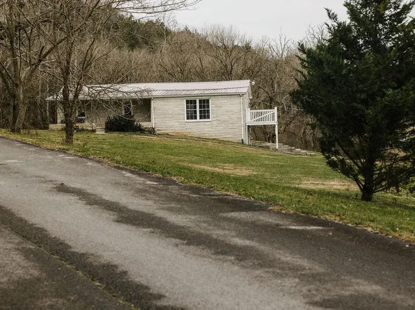 1515 Whites Bend Ln, Gainesboro, TN 38562