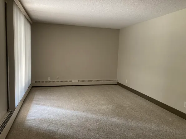 80 Liberton Dr #1A, Saint Albert, AB T8N 4N3