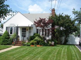 313 Lorraine St, Bellmore, NY 11710