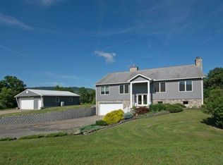 6555 Lockbridge Rd, Meadow Bridge, WV 25976