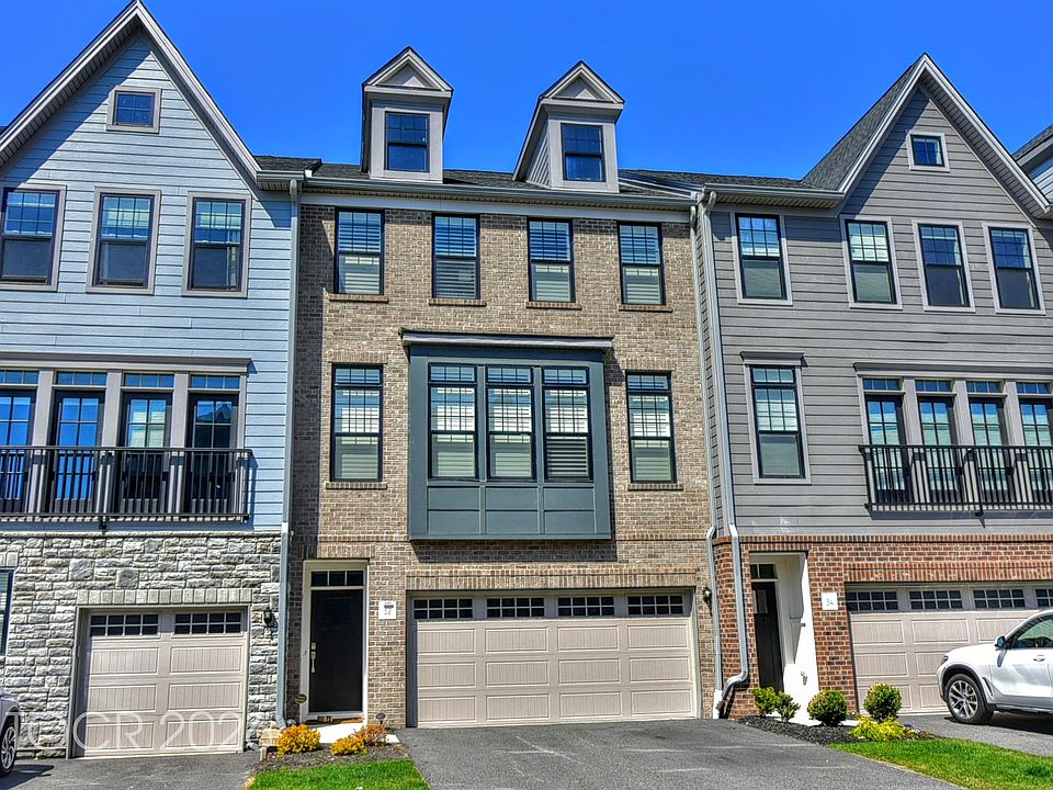 1st image of 32 Cinnamon Dr #158