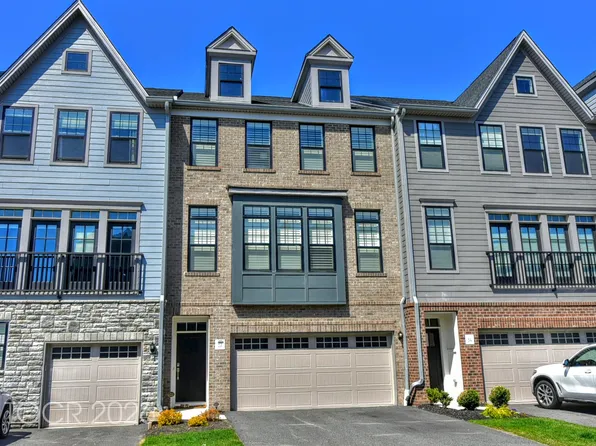 32 Cinnamon Dr #158, Saddle River, NJ 07458