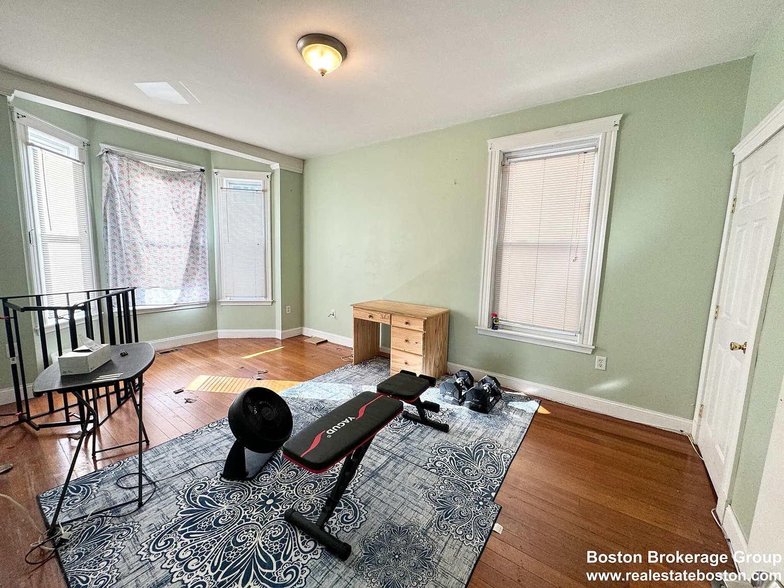 37 Hillside St — Photo 2