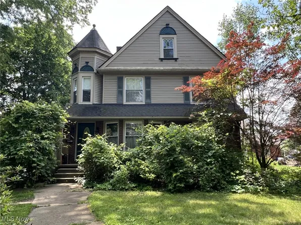 308 E Iron Ave, Dover, OH 44622