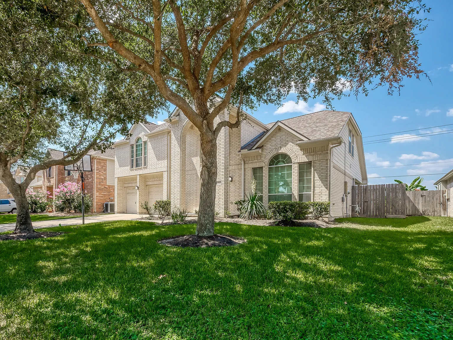 14026 Shamrock Park Ln — Photo 2