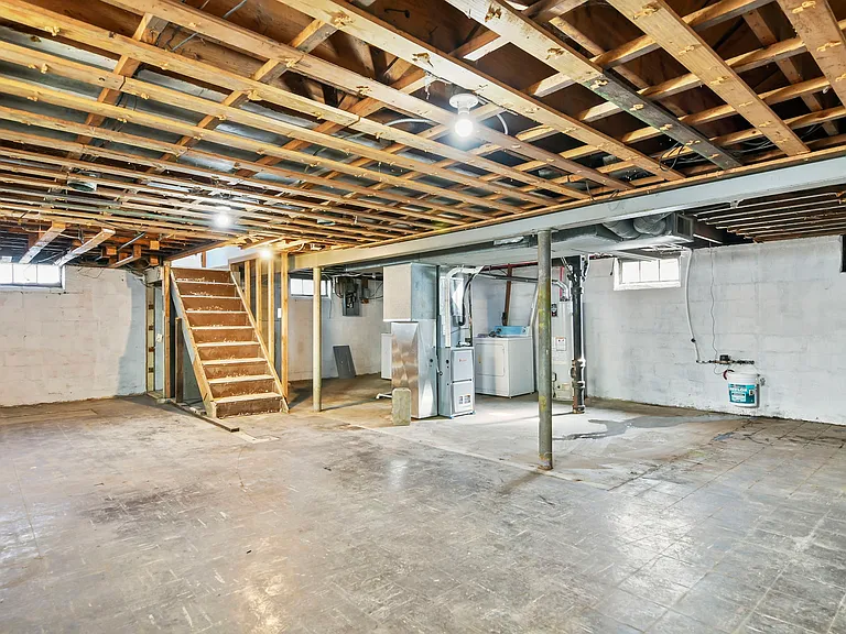2636 S 7th St — Photo 25