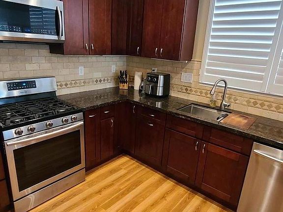 5th image of 2176 De Bord Dr