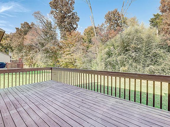 5th image of 6076 Basswood Dr