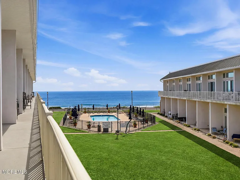 448 Ocean Ave #14B — Photo 3