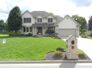 887 Mayfield Dr, Boardman, OH