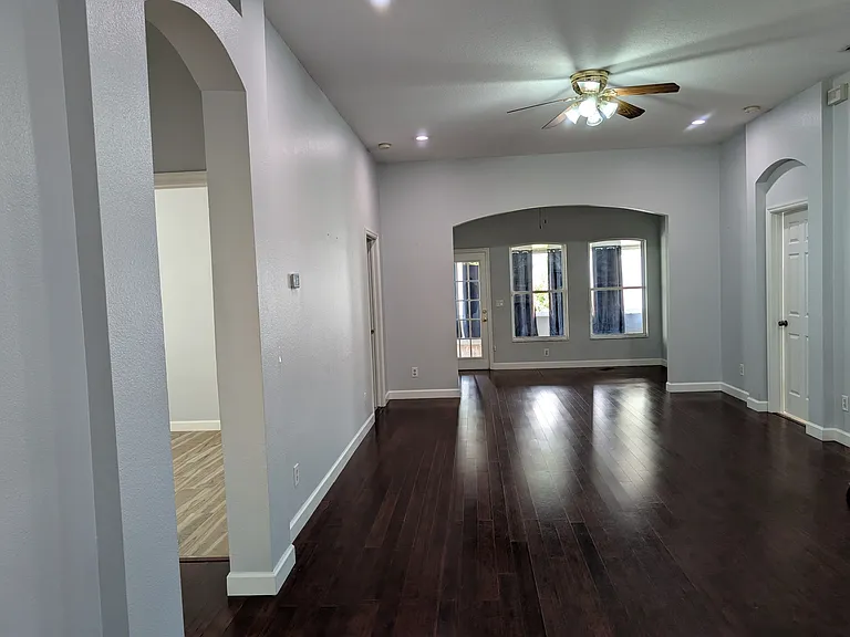 10929 Lake Andover Blvd — Photo 10