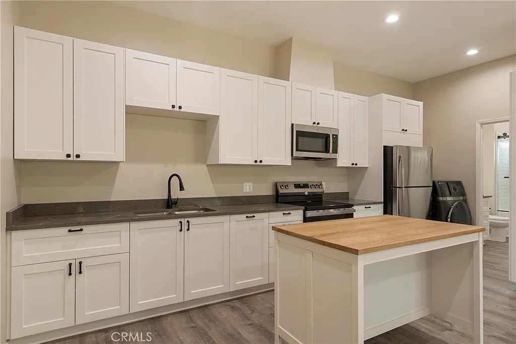 1 bed, 500 sqft, $2,500 — Photo 4
