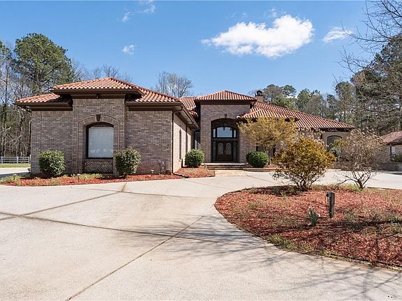 2nd image of 2552 Rosebud Rd