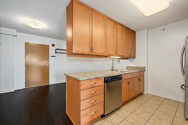 1st image of 9655 Woods Dr #607
