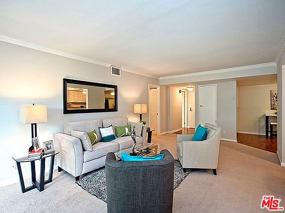 5th image of 5009 Woodman Ave APT 309
