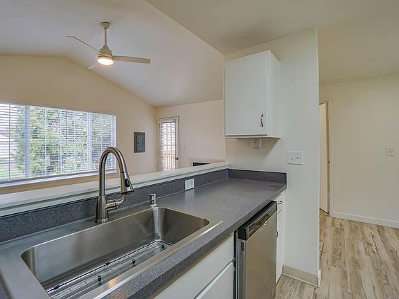 5th image of 907 SE Park Crest Ave APT G29