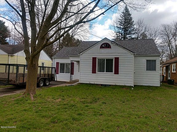 3rd image of 310 Miller Ave