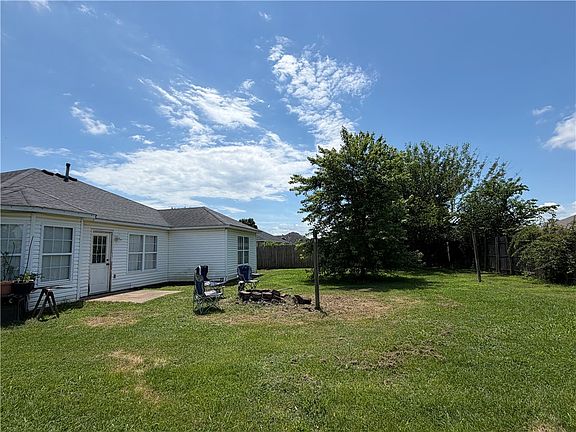 2nd image of 2445 General Franz Sigel Dr