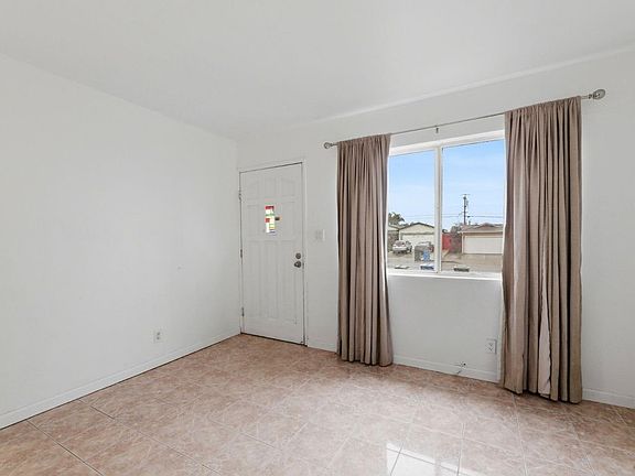 3rd image of 479 Dixon Rd