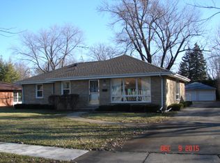 1432 E Emmerson Ln, Mount Prospect, IL 60056