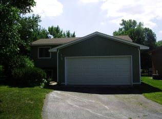 2329 Cascade Plz S, Woodbury, MN 55125