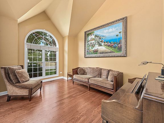 3rd image of 3804 Tall Grass Dr