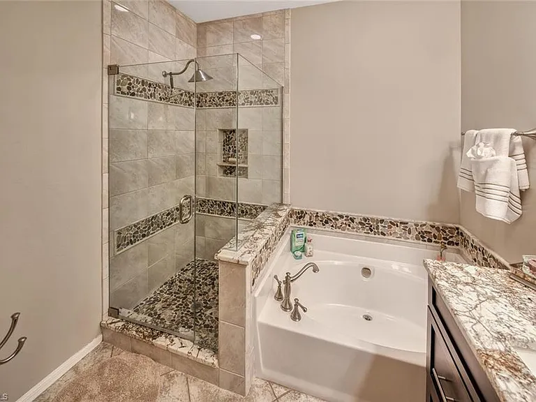 23036 Lone Oak Dr — Photo 25