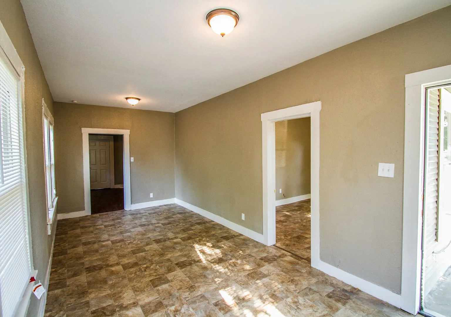 Amazing Home Near Downtown — Photo 1