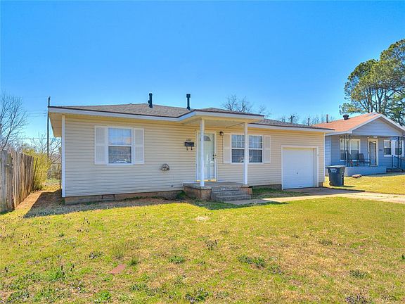 3rd image of 1207 E Carol Dr