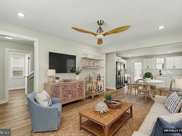 9135 Cuckold Point Rd — Photo 4