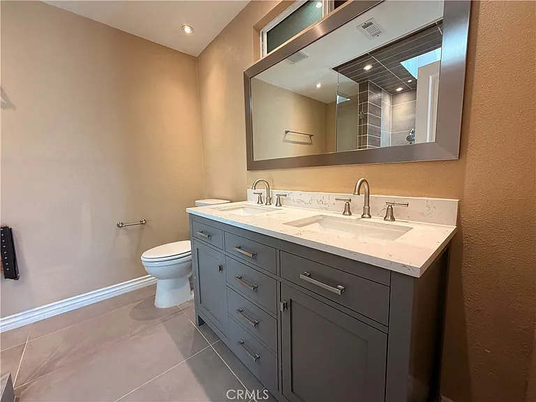 1447 S Valley Center Ave — Photo 27