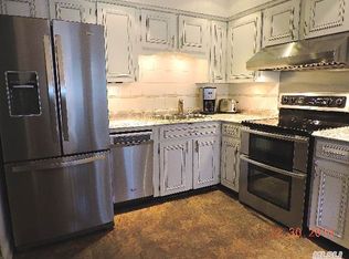 176 Farber Dr, West Babylon, NY 11704