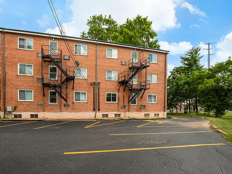 3003 Laclede Station Rd #A — Photo 15