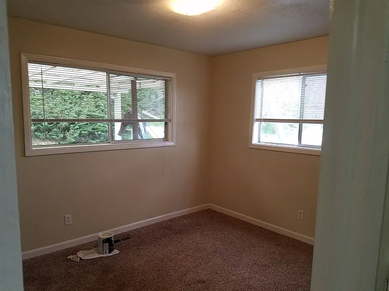 1897 NW Dogwood St — Photo 13