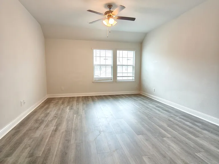 6825 Andrew Dr — Photo 10