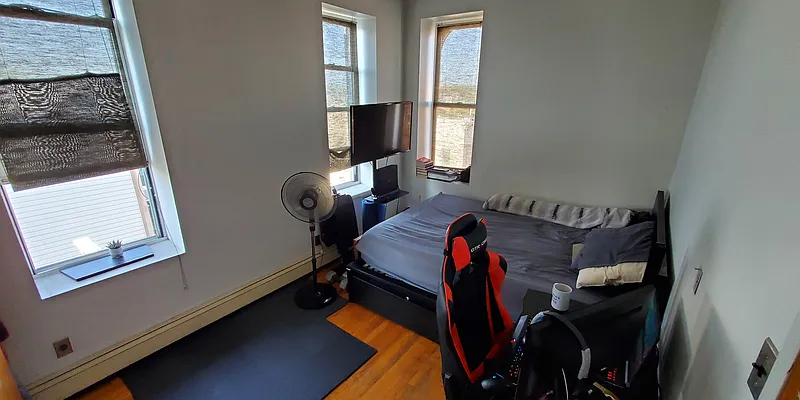 Rented by LDMI Realty Group LLC | media 33