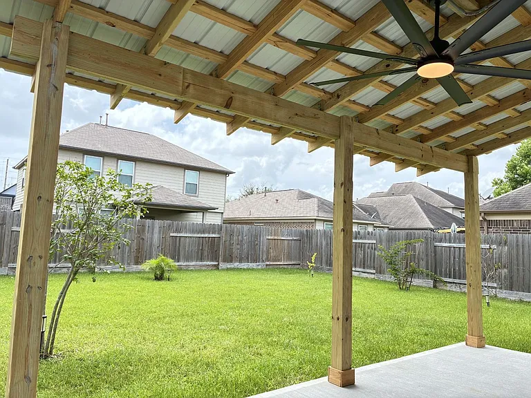 2588 Hallmark Oak St — Photo 10