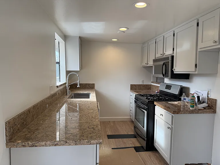 10330 Riverside Dr #B — Photo 3