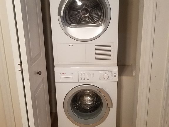 4th image of 2835 N Cambridge Ave APT B