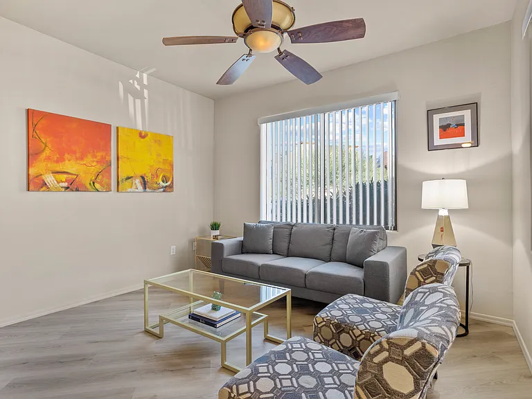 2550 E River Rd — Photo 3