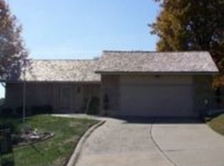 203 NW Hemlock St, Lees Summit, MO 64064