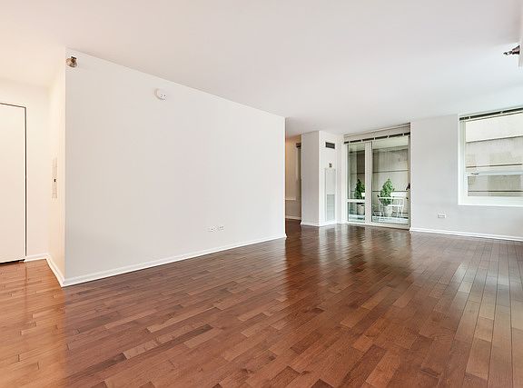 4th image of 345 N La Salle Dr APT 505
