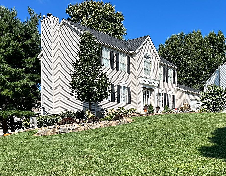 1st image of 532 Queen Anns Pl