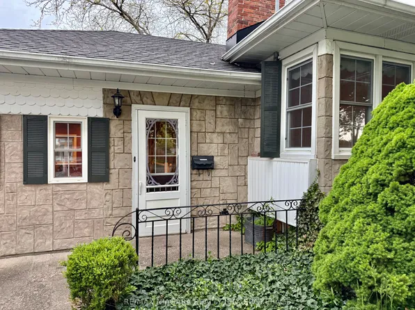 39 Maplewood Dr, Saint Catharines, ON L2M 3N9