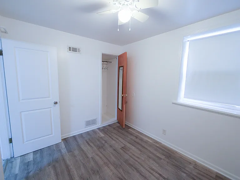9FT X 11FT : BEDROOM 1