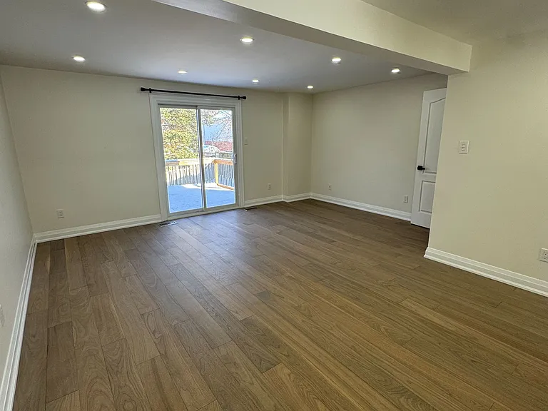 109 Connelly Dr — Photo 8